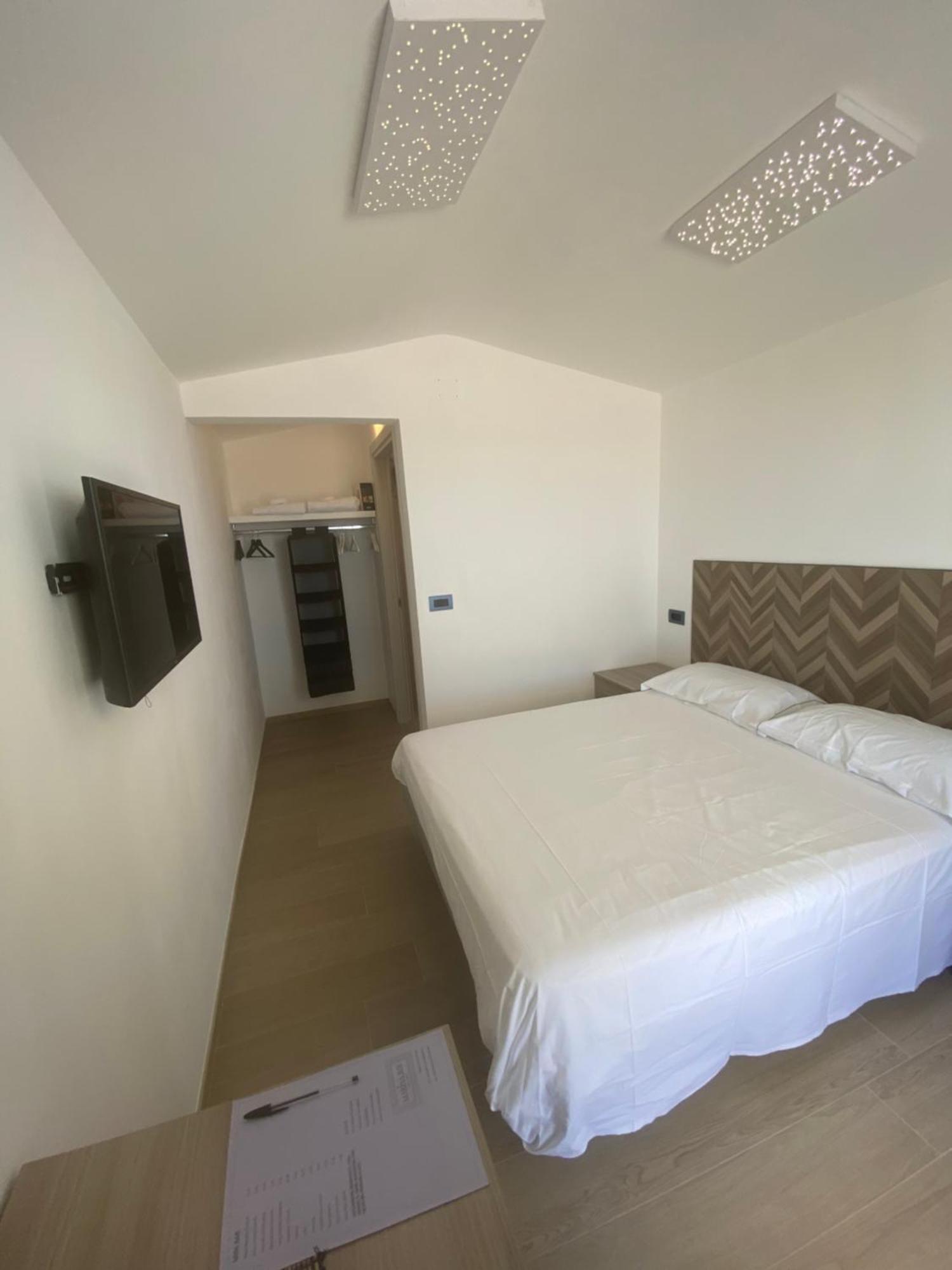 Marina Bay Beach Suites Peschici Exterior photo